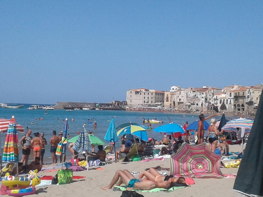Appartamento Seflonia Cefalu Exterior photo